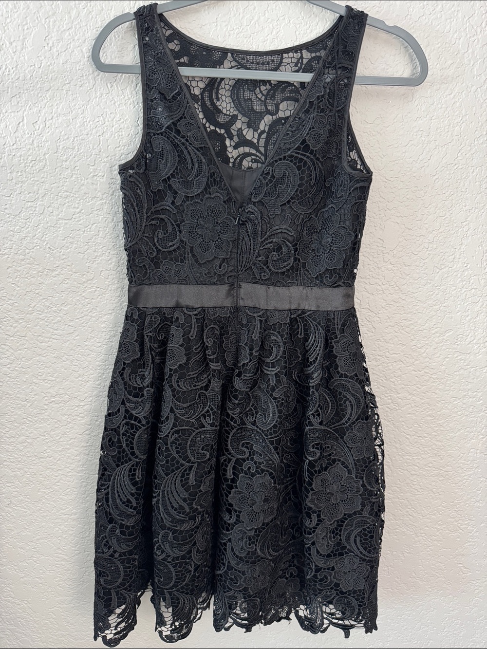 Aidan Mattox Black Lace Fit & Flare Cocktail Dress Size 4 - Picture 5 of 6